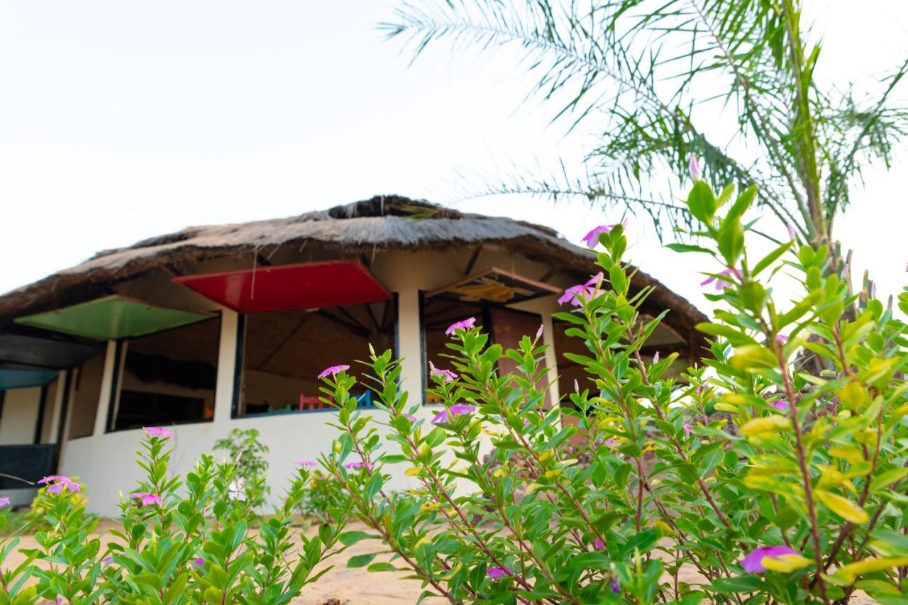 Tamba Kuruba Eco-Lodge Folonko Экстерьер фото
